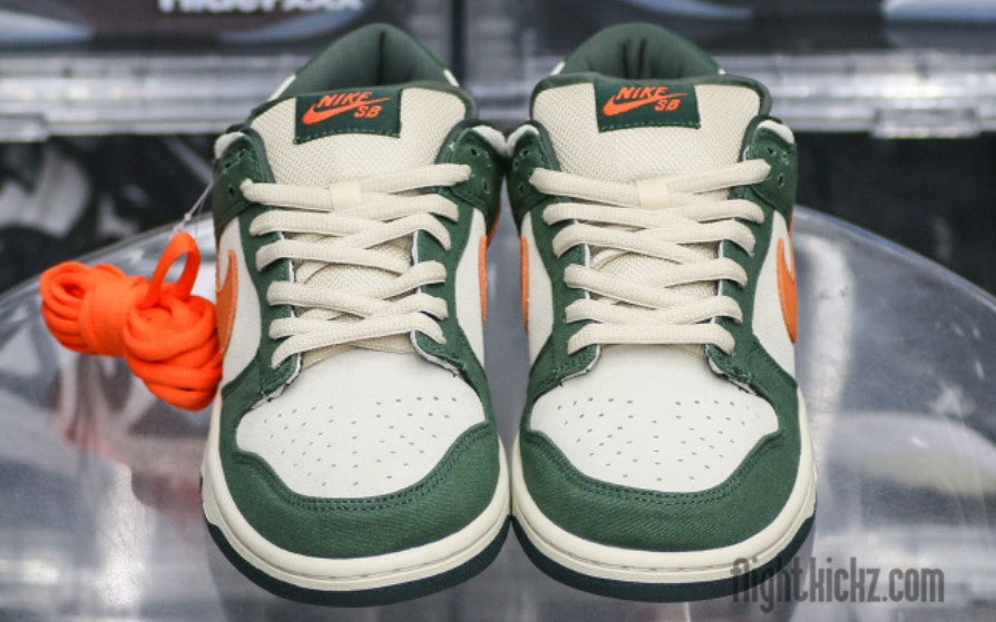 Nike SB Dunk Low Eire Unfading Sneaker