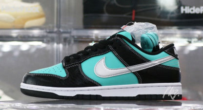 Nike SB Dunk Low Diamond Supply Co. Tiffany Unfading Sneaker