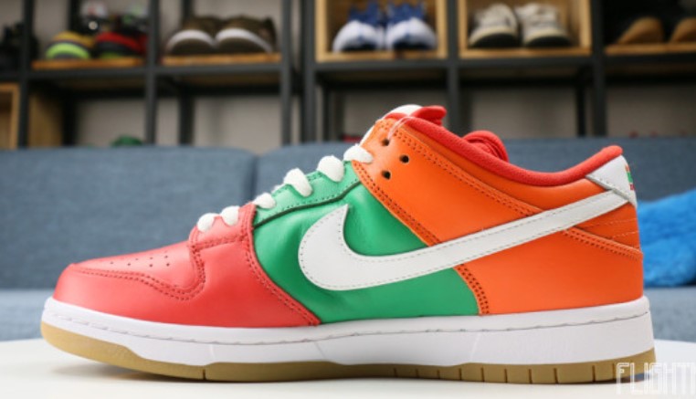 Nike SB Dunk Low 7-Eleven 7 Iconic Sneaker