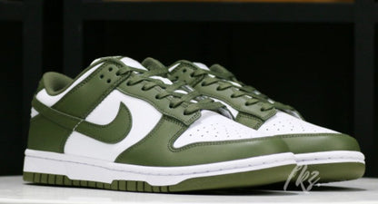 Nike Dunk Medium Olive W Unfading Sneaker