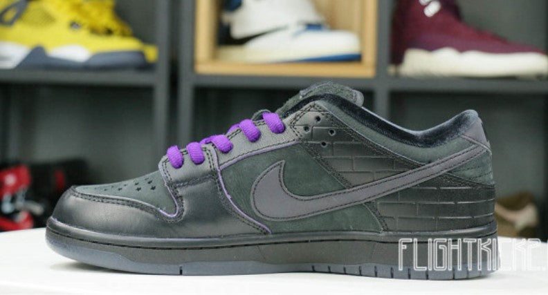 Familia x Nike SB Dunk Low First Avenue Unfading Sneaker