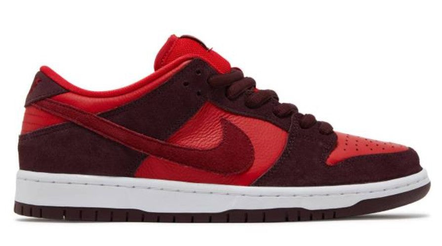 Nike SB Dunk Low Cherry Unfading Sneaker