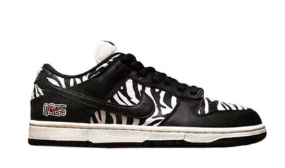 Nike SB Dunk Low Quartersnacks Zebra Unfading Sneaker