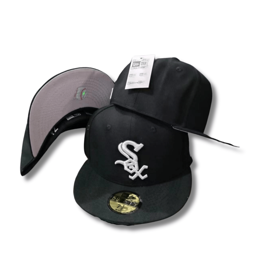 Chicago White Sox 59FIFTY Black with Classic White Logo - Fitted Cap