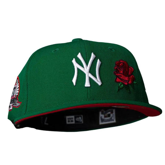 New York Yankees Rose Embroidered Fitted Hat – Green with Red Rose Accent