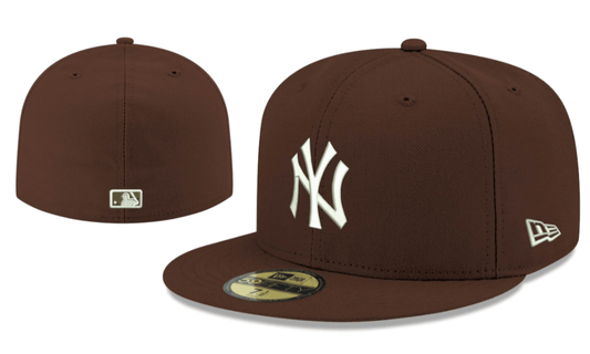 New York Yankees 59FIFTY Fitted Hat with White Logo – Brown