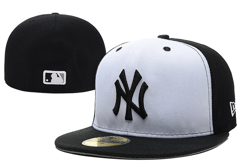 New York Yankees 59FIFTY Fitted Hat with Two-Tone Design – Black and White