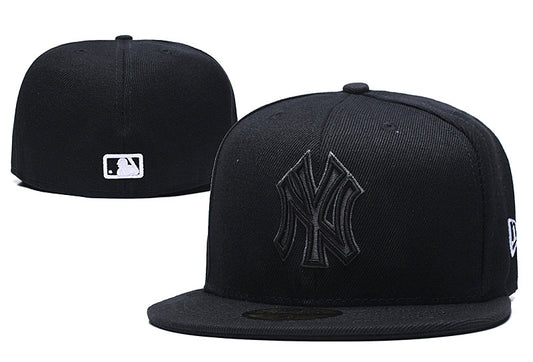 New York Yankees 59FIFTY Fitted Hat with Blacked-Out Logo – All Black