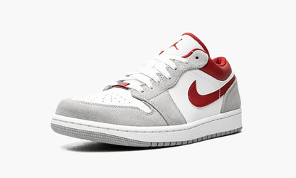 AIR JORDAN 1 LOW SE “White / Grey / Red”