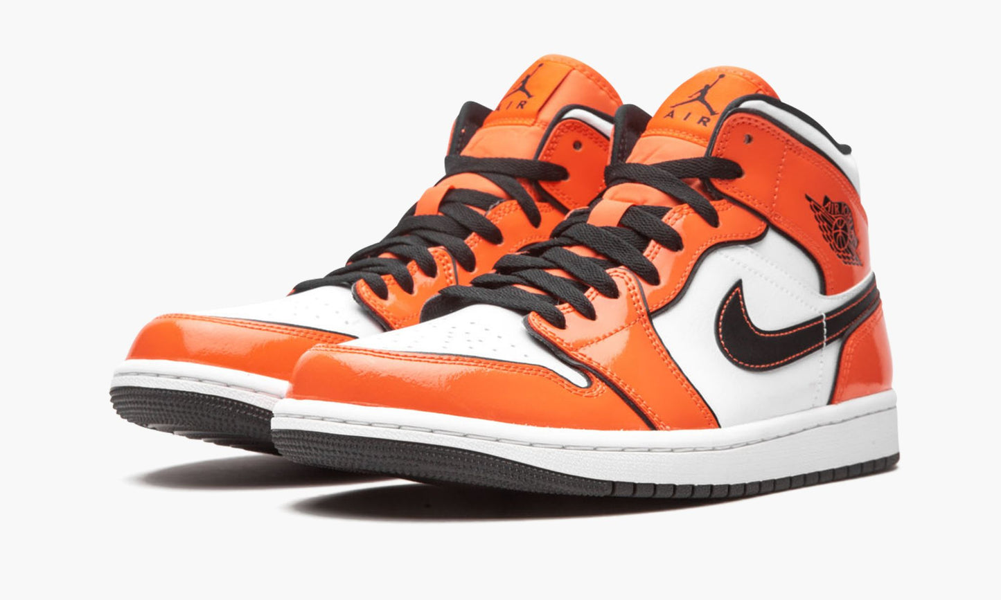 Air Jordan 1 Mid SE “Turf Orange”