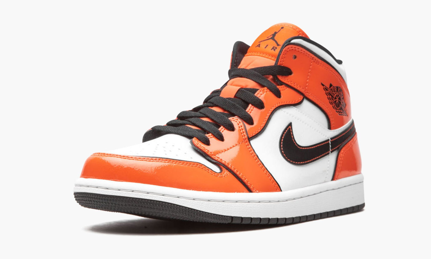 Air Jordan 1 Mid SE “Turf Orange”