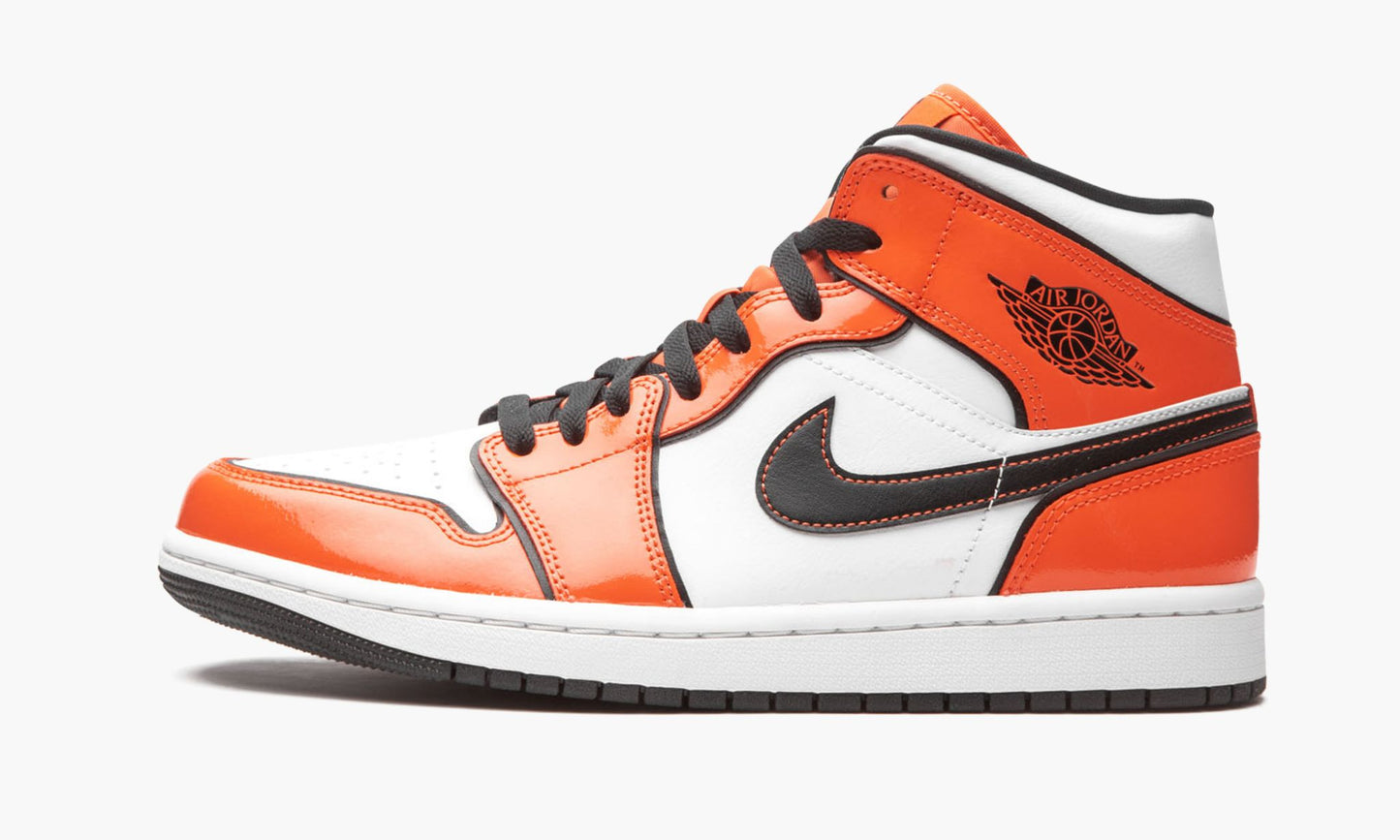 Air Jordan 1 Mid SE “Turf Orange”