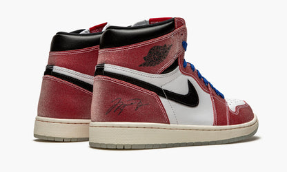 Air Jordan 1 Retro High OG Trophy Room – With Blue Laces