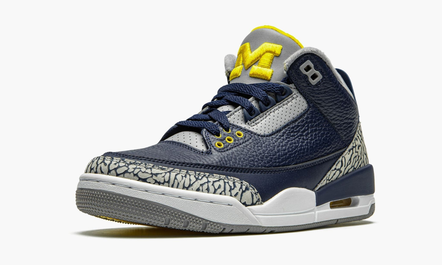 Air Jordan 3 Retro PE “Michigan”