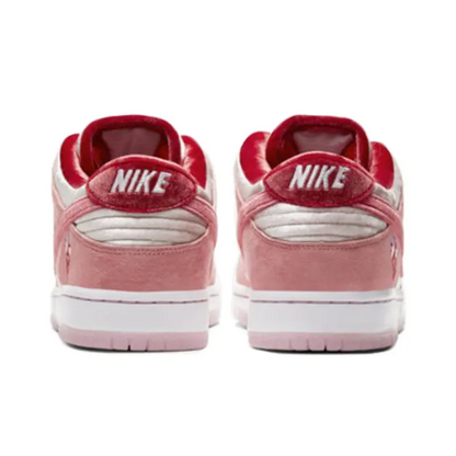 Sb Dunk Low Strangelove Skateboards – Ct2552-800