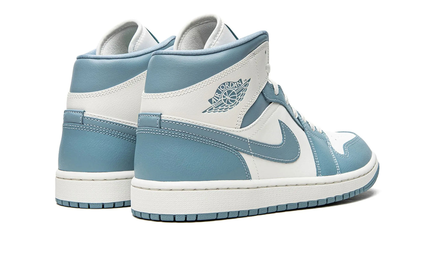 Air Jordan 1 Mid ‘University Blue’ BQ6472-141