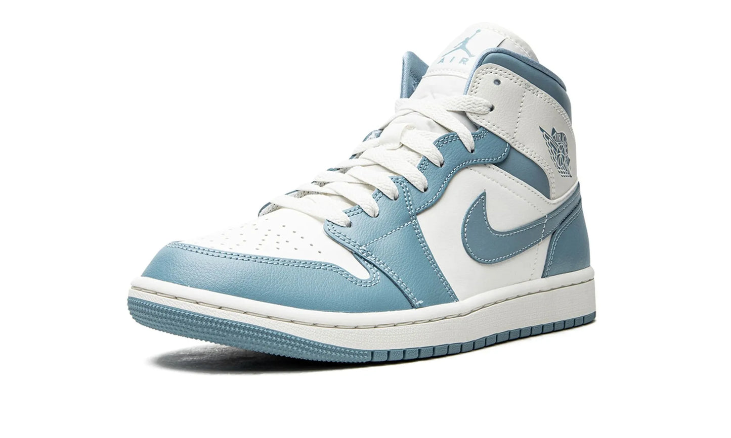 Air Jordan 1 Mid ‘University Blue’ BQ6472-141