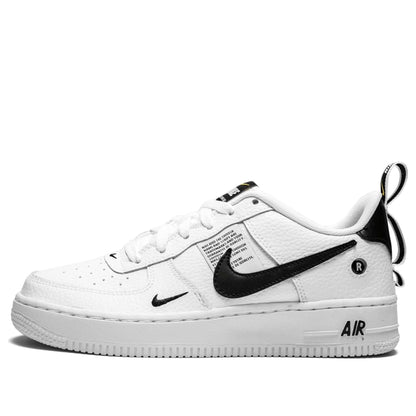 Nike Air Force 1 07 LV 8 Overbranding