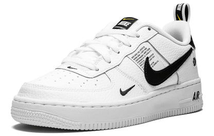 Nike Air Force 1 07 LV 8 Overbranding