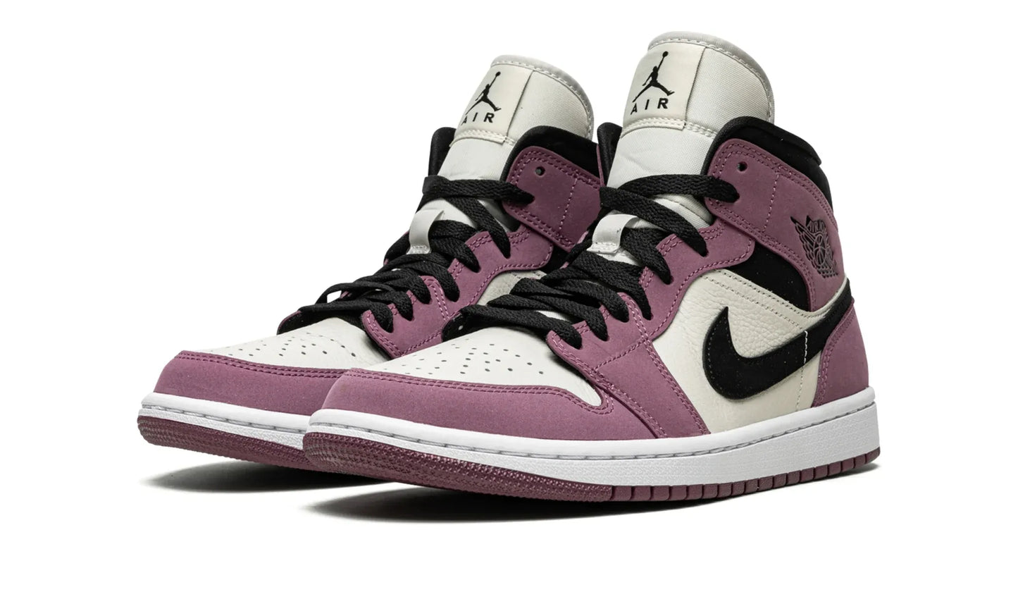 Air Jordan 1 Mid SE ‘Berry Pink’ ECZ4776-100